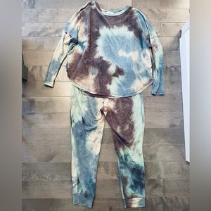 Easel matching lounge set